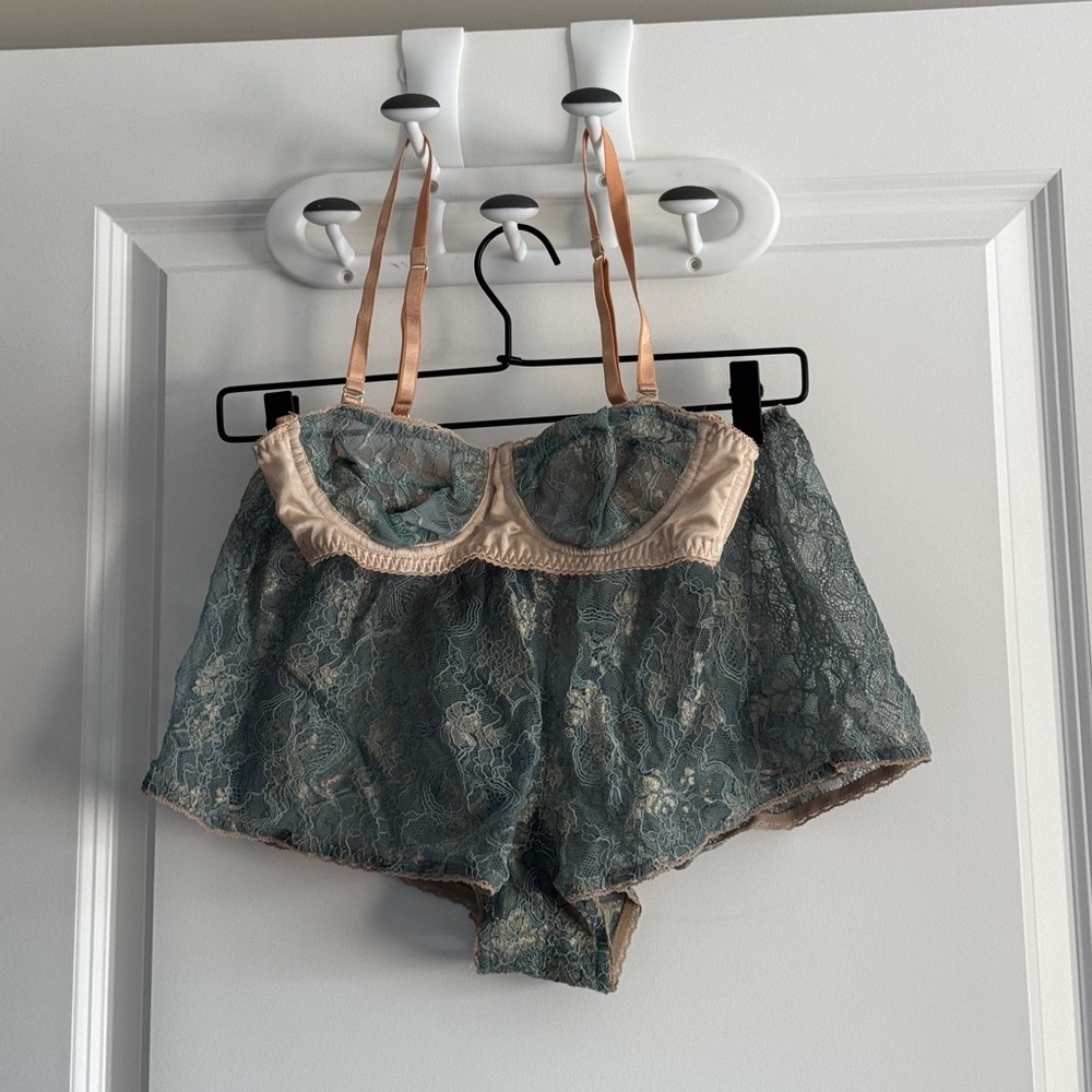 Lingerie set - Picture 12 of 13